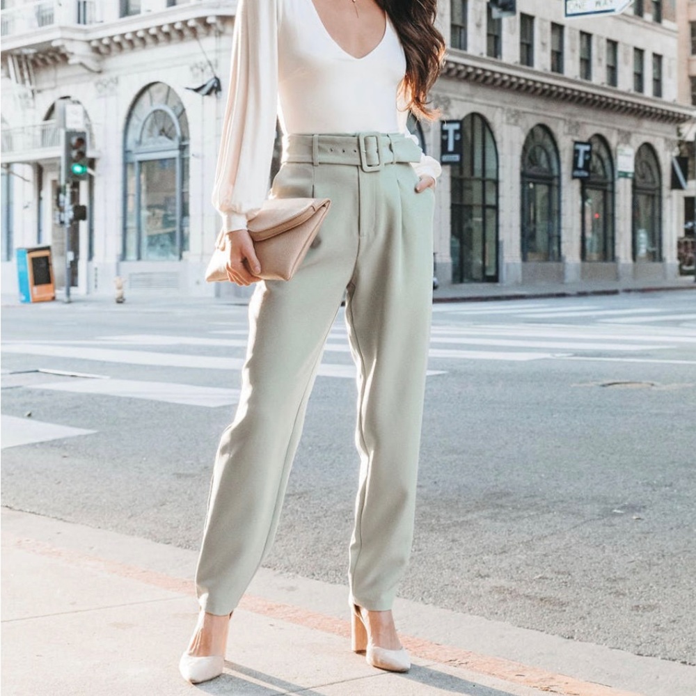 BEIGE VICI Brenda Belted Pocketed Pant - (small) NWT